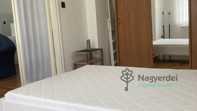 Debrecen, Egyetemváros, Lakás, tégla lakás  