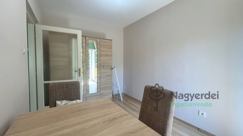Debrecen, Libakert, Lakás, panel lakás  