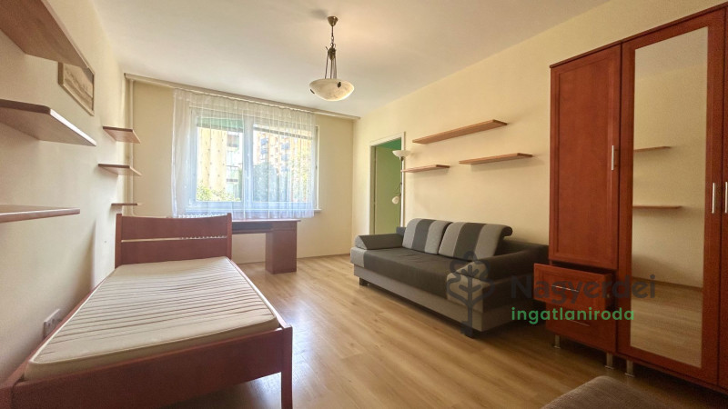 Debrecen, Libakert, Lakás, panel lakás  
