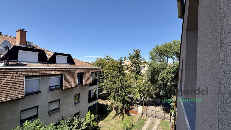 Debrecen, Postakert, Lakás, tégla lakás  