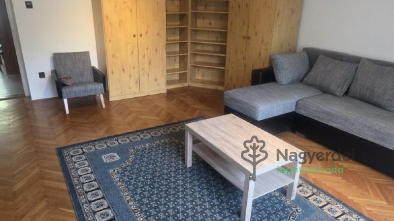 Debrecen, Nagyerdő, Lakás, tégla lakás  