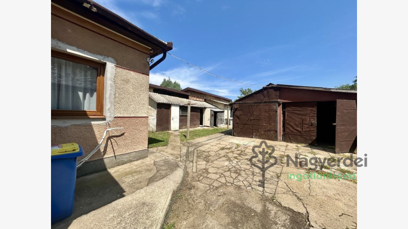 Debrecen, Biharikert, Ház, családi ház  