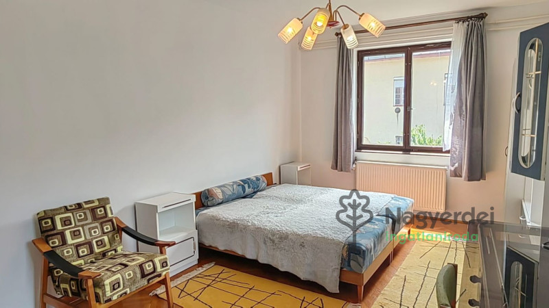 Debrecen, Nagyerdő, Lakás, tégla lakás  