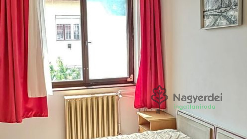 Debrecen, Nagyerdő, Lakás, tégla lakás  