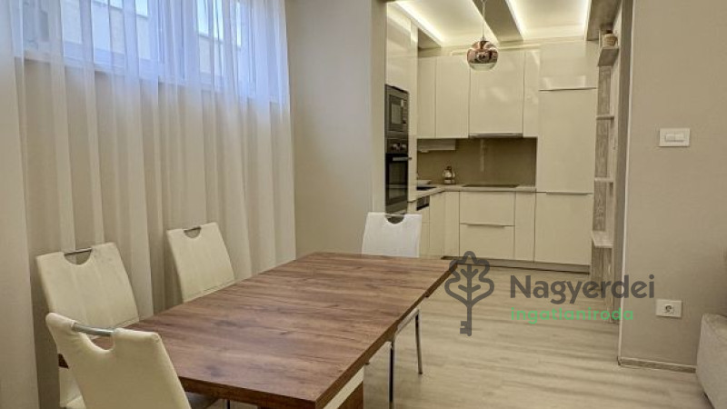 Debrecen, Belváros, Lakás, tégla lakás  