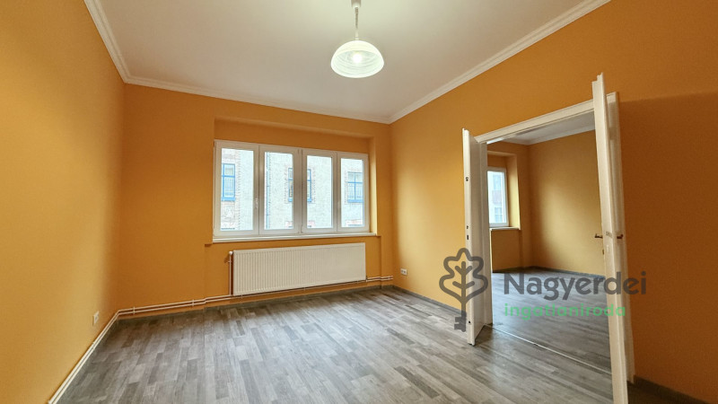 Debrecen, Belváros, Lakás, tégla lakás  