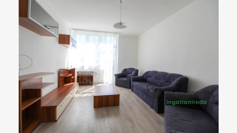 Debrecen, Nagyerdő, Lakás, tégla lakás  