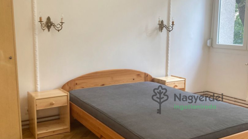 Debrecen, Nagyerdő, Lakás, tégla lakás  