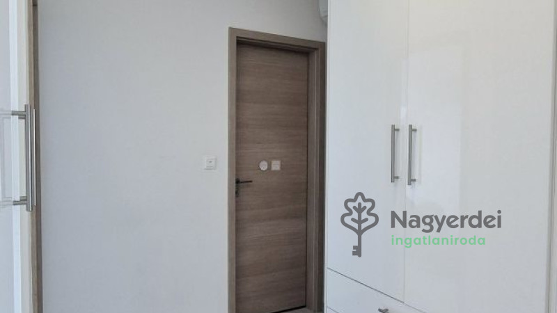 Debrecen, Belváros, Lakás, tégla lakás  