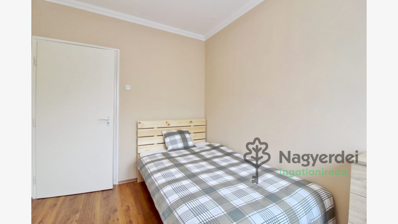 Debrecen, Sestakert, Lakás, tégla lakás  