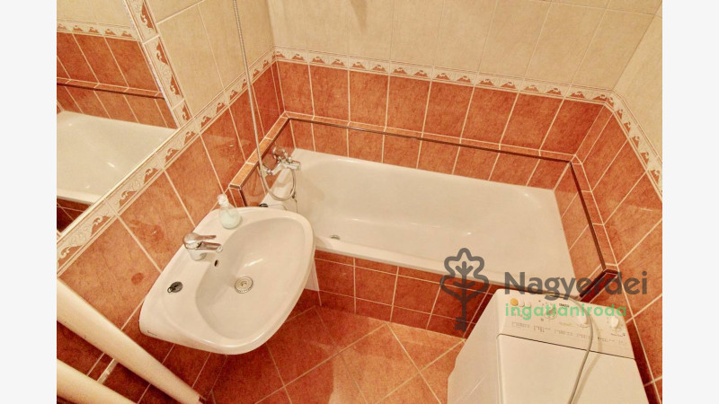 Debrecen, Sestakert, Lakás, tégla lakás  