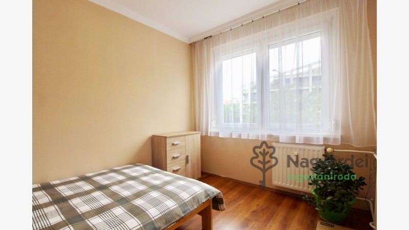 Debrecen, Sestakert, Lakás, tégla lakás  