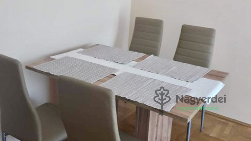 Debrecen, Sestakert, Lakás, tégla lakás  