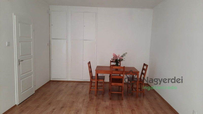 Debrecen, Lakás, tégla lakás  