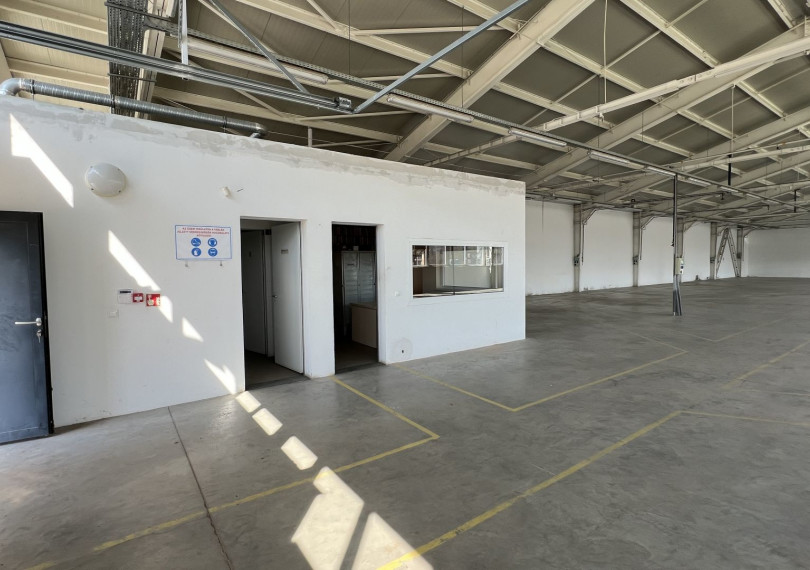 Ipari, keresk. épület