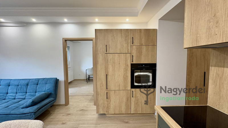 Debrecen, Nagyerdő, Lakás, tégla lakás  