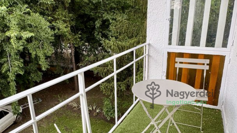 Debrecen, Nagyerdő, Lakás, tégla lakás  