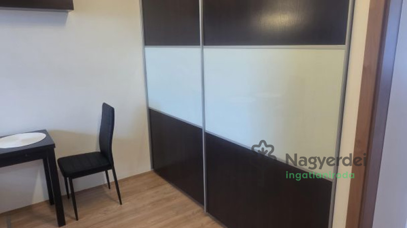 Debrecen, Lakás, tégla lakás  