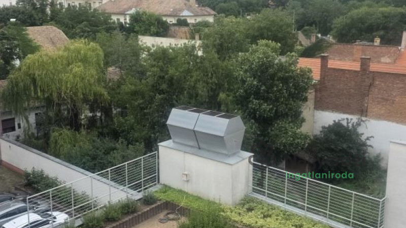 Debrecen, Lakás, tégla lakás  