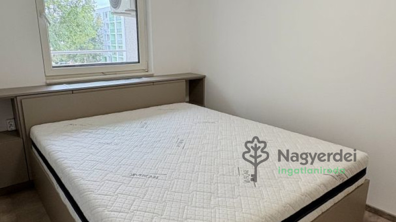 Debrecen, Sestakert, Lakás, tégla lakás  