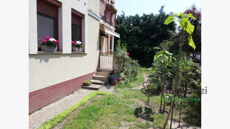 Debrecen, Sestakert, Lakás, tégla lakás  