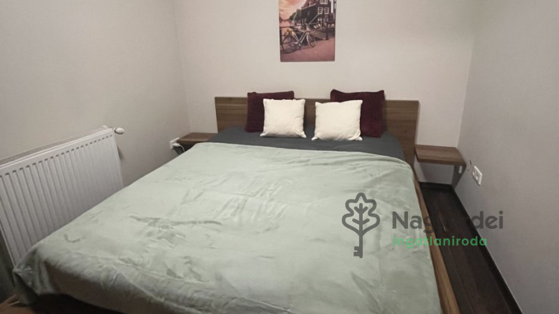 Debrecen, Nagyerdő, Lakás, tégla lakás  