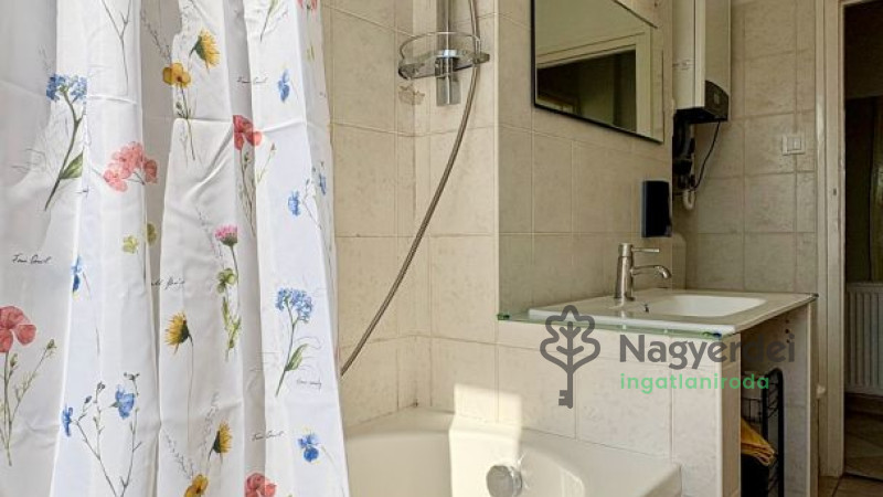 Debrecen, Sestakert, Lakás, panel lakás  