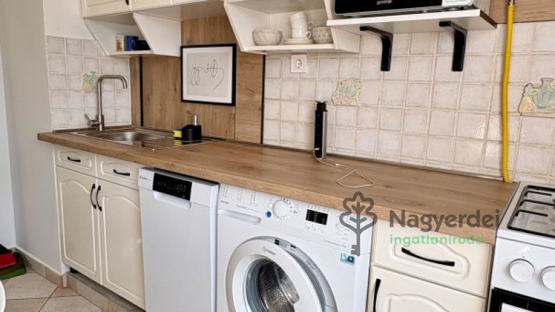 Debrecen, Sestakert, Lakás, panel lakás  