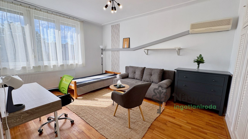 Debrecen, Sestakert, Lakás, panel lakás  