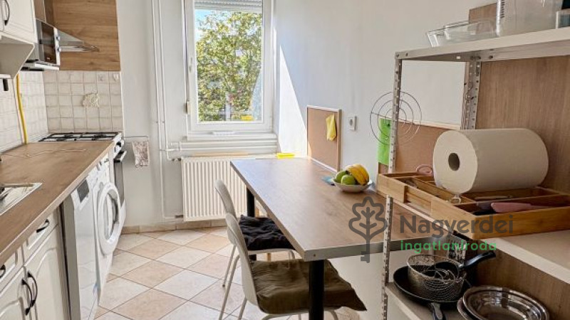 Debrecen, Sestakert, Lakás, panel lakás  