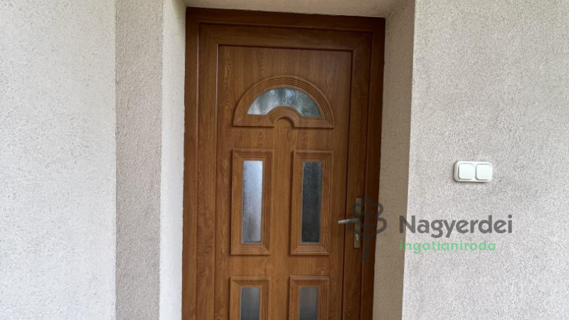 Debrecen, Falóger, Ház, családi ház  