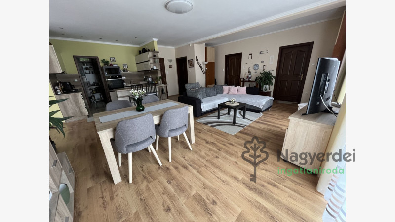 Debrecen, Falóger, Ház, családi ház  