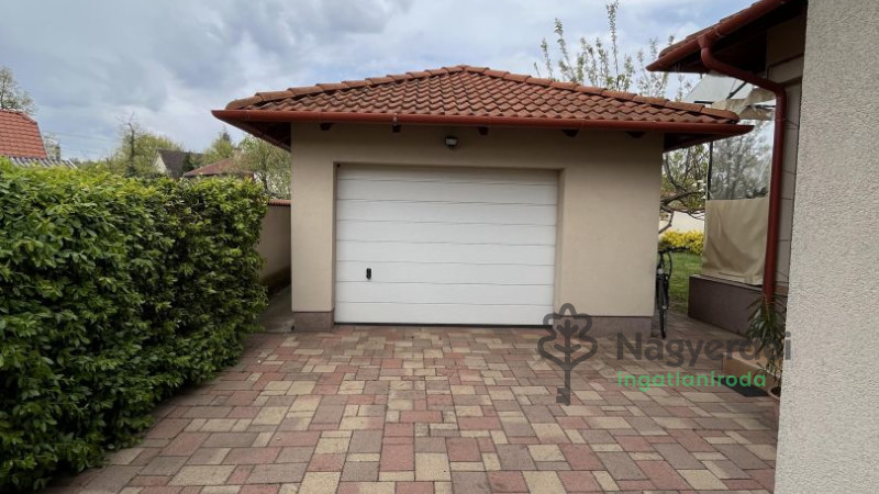 Debrecen, Falóger, Ház, családi ház  