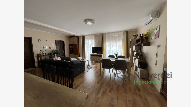 Debrecen, Falóger, Ház, családi ház  