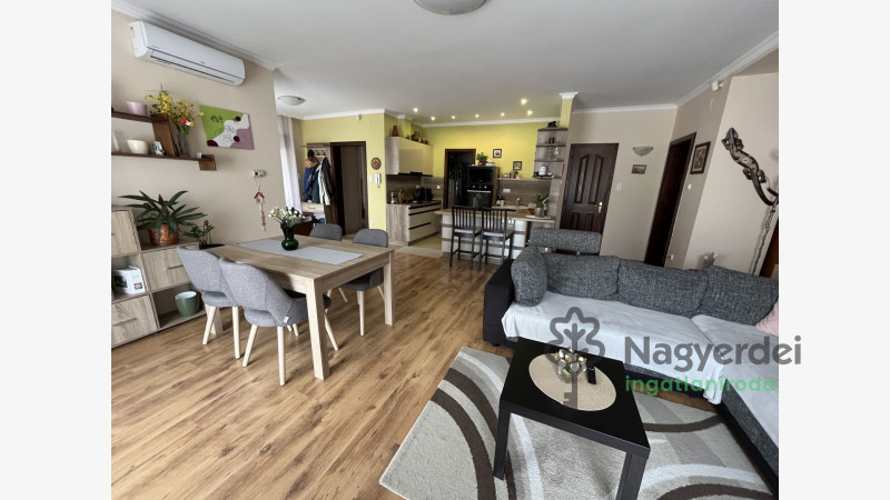 Debrecen, Falóger, Ház, családi ház  