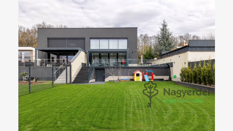 Debrecen, Nyulas, Ház, ikerház  