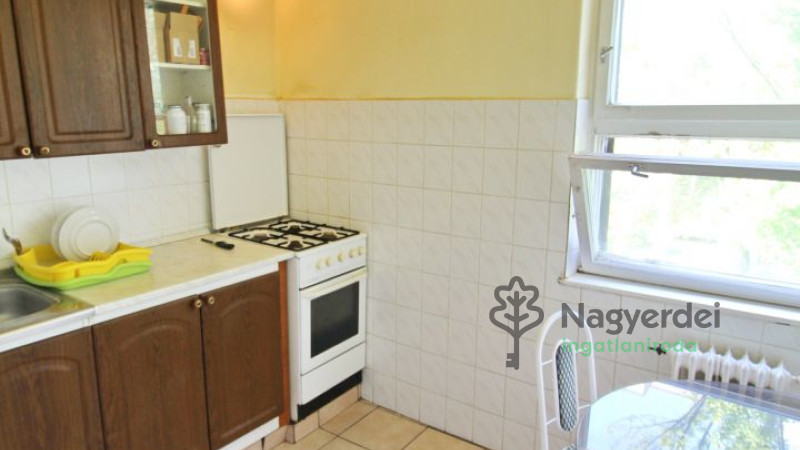 Debrecen, Sestakert, Lakás, panel lakás  