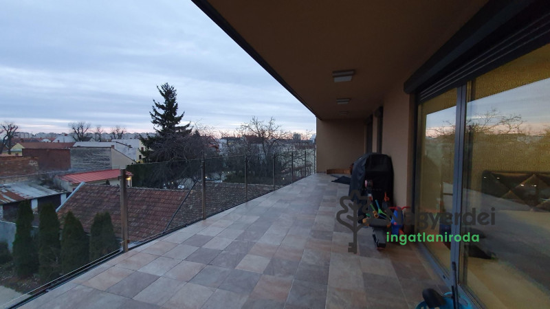 Debrecen, Belváros, Lakás, tégla lakás  