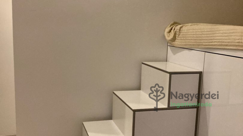 Debrecen, Nagyerdő, Lakás, tégla lakás  