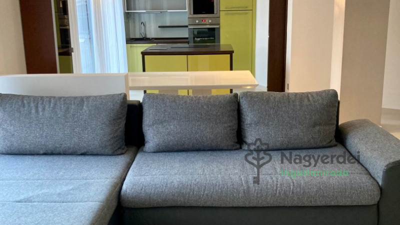 Debrecen, Nagyerdő, Lakás, tégla lakás  