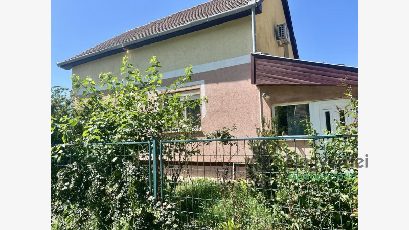 Debrecen, Biczó István kert, Ház, családi ház  