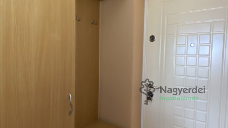 Debrecen, Széchenyikert, Lakás, tégla lakás  