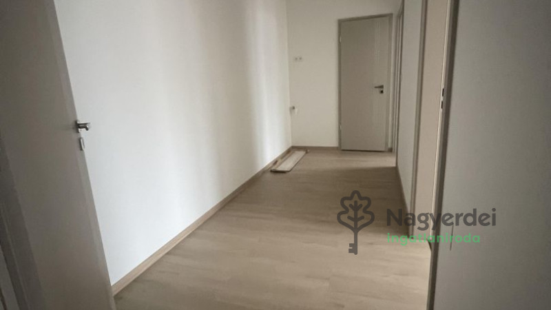 Debrecen, Miklóskapu, Lakás, tégla lakás  