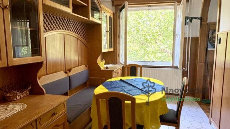 Debrecen, Nagyerdő, Lakás, tégla lakás  