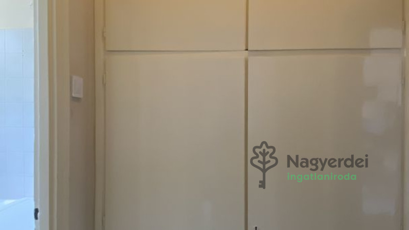 Debrecen, Bem tér, Lakás, tégla lakás  