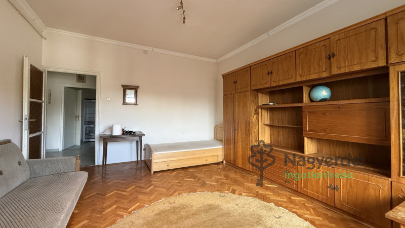 Debrecen, Nagyerdő, Lakás, tégla lakás  
