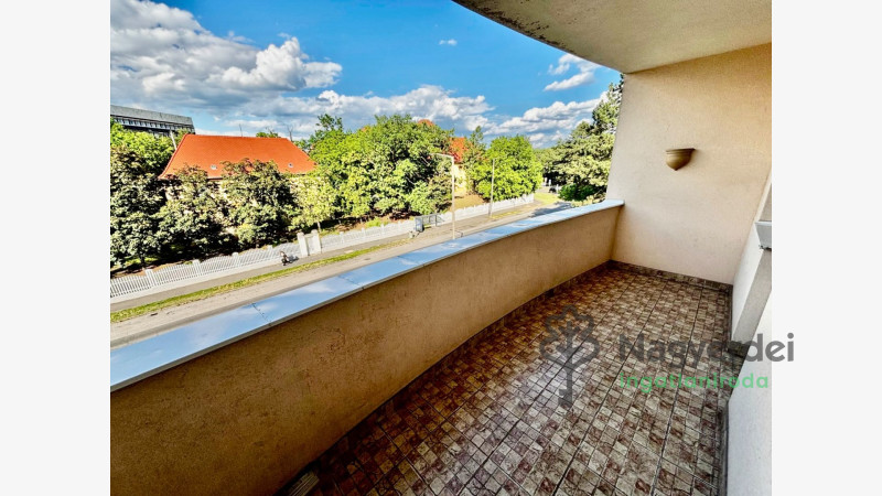 Debrecen, Lakás, tégla lakás  