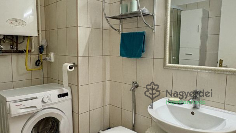 Debrecen, Széchenyikert, Lakás, tégla lakás  