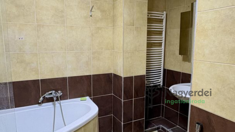 Debrecen, Szentlászlófalva, Lakás, tégla lakás  