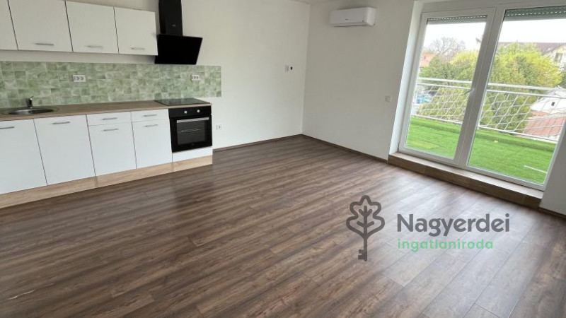 Debrecen, Belváros, Lakás, tégla lakás  